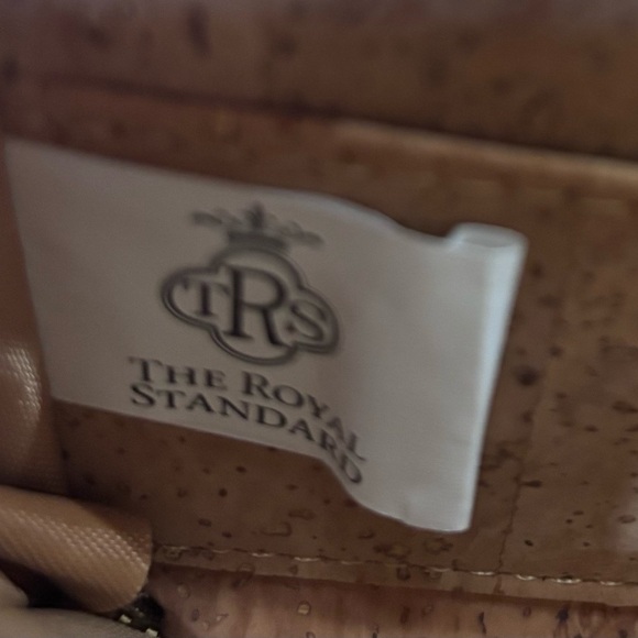 NWOT The Royal Standard Cork Women’s Zippered Wallet - Picture 4 of 6